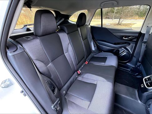 Used 2025 Subaru Outback Premium image 20