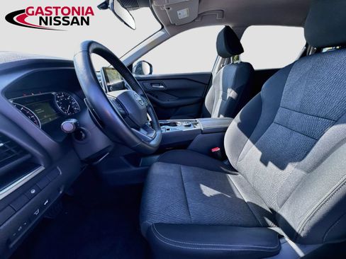 Used 2025 Nissan Rogue SV AWD/4WD image 26
