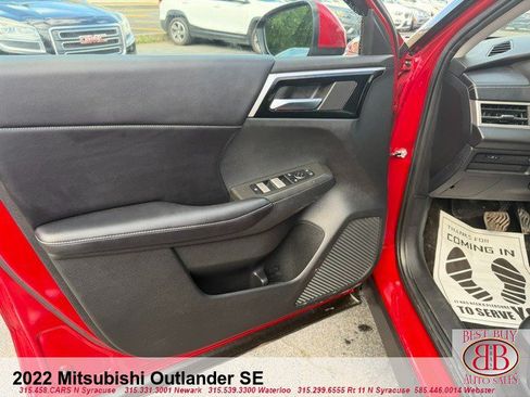 Used 2022 Mitsubishi Outlander SE AWD/4WD image 6