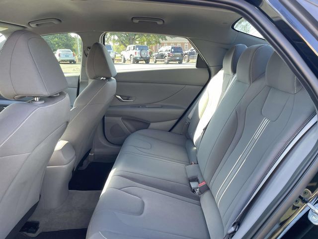 Used 2022 Hyundai Elantra Blue FWD image 11