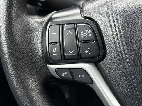 Used 2019 Toyota Highlander LE image 24