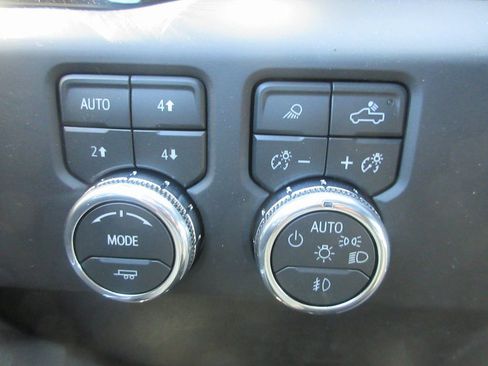 New 2026 GMC Sierra 3500 Denali w/ Denali Reserve Package AWD/4WD image 18