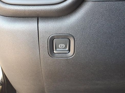 Used 2023 Chevrolet Silverado 1500 Custom Trail Boss image 15