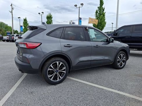 Certified 2022 Ford Escape SE w/ SE Sport Appearance Package AWD/4WD image 16