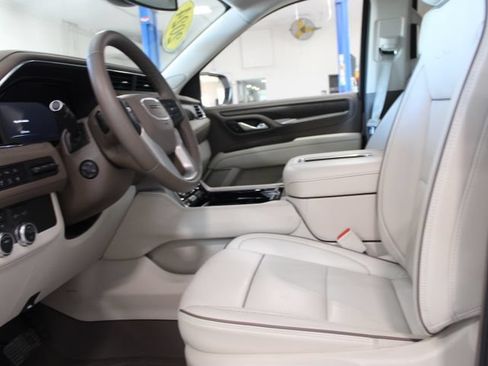 Used 2024 GMC Yukon Denali AWD/4WD image 14