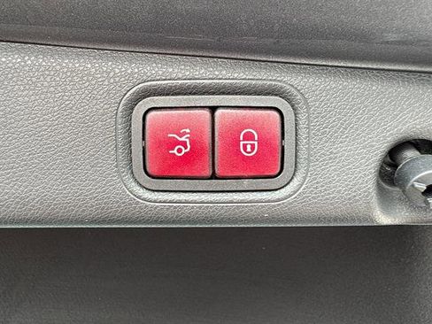 Used 2018 Mercedes-Benz E 400 E 400 4MATIC image 13