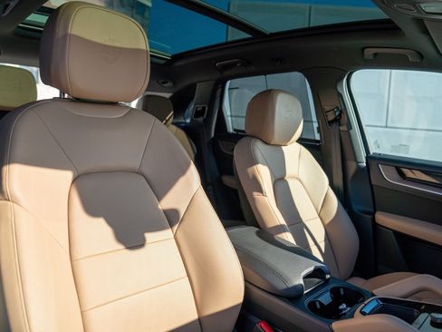 Certified 2026 Porsche Cayenne AWD/4WD image 26