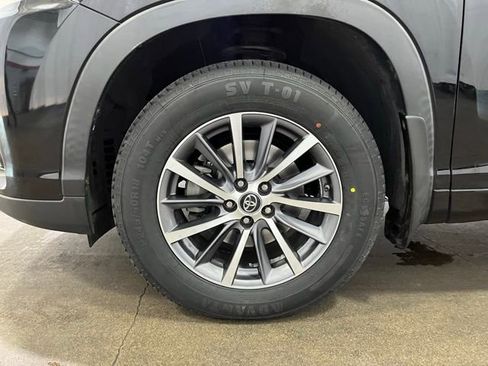 Certified 2017 Toyota Highlander XLE AWD/4WD image 27
