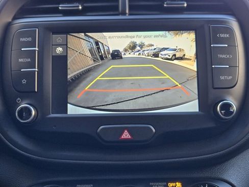 Certified 2025 Kia Soul LX image 17