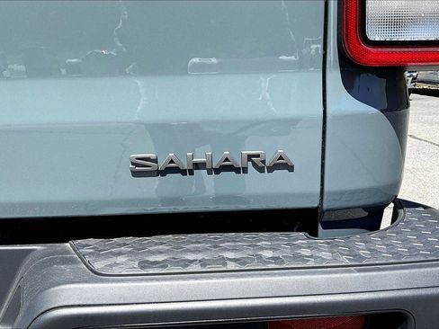 New 2026 Jeep Gladiator Sport AWD/4WD image 13