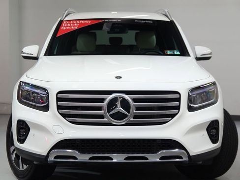 Certified 2025 Mercedes-Benz GLB 250 4MATIC image 8