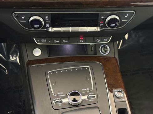 Used 2020 Audi Q5 2.0T Premium Plus w/ Premium Plus Package image 18