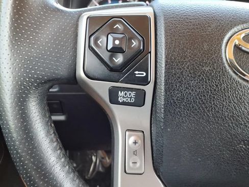 Used 2014 Toyota 4Runner SR5 AWD/4WD image 23