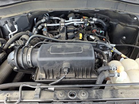 Certified 2022 Ford Explorer XLT w/ Equipment Group 202A RWD image 27