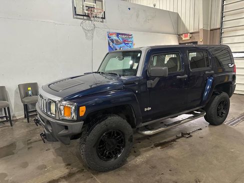 Used 2007 HUMMER H3 image 4