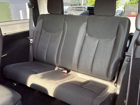 Used 2016 Jeep Wrangler Sahara w/ Connectivity Group AWD/4WD image 10