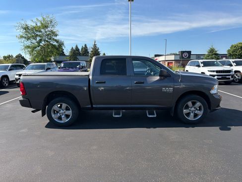 Used 2019 RAM 1500 Express w/ Express Value Package AWD/4WD image 2