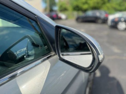 Used 2017 Hyundai Elantra Limited w/ Limited Tech Package 04 image 33