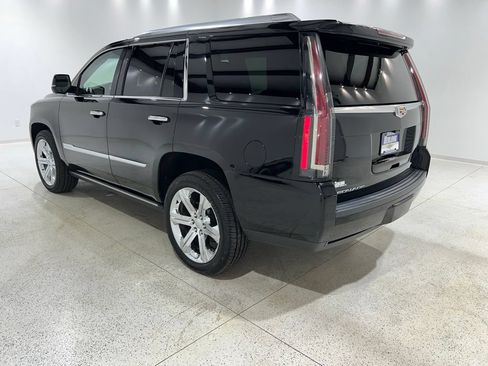 Used 2018 Cadillac Escalade Premium Luxury AWD/4WD image 3