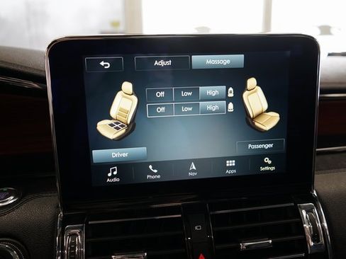 Used 2019 Lincoln Navigator Reserve image 43