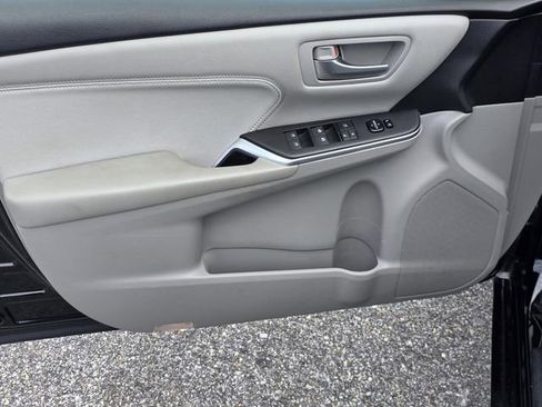 Used 2017 Toyota Camry XSE FWD image 29