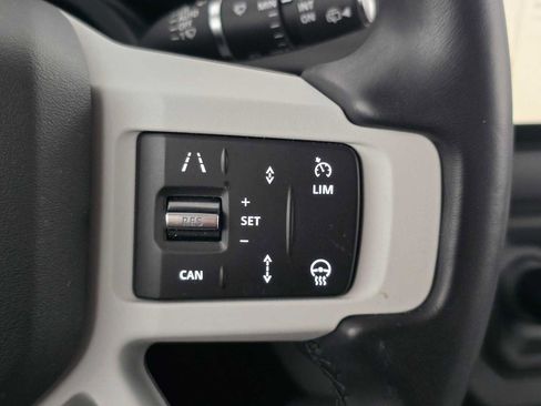 Used 2025 Land Rover Defender 110 X-Dynamic SE image 30