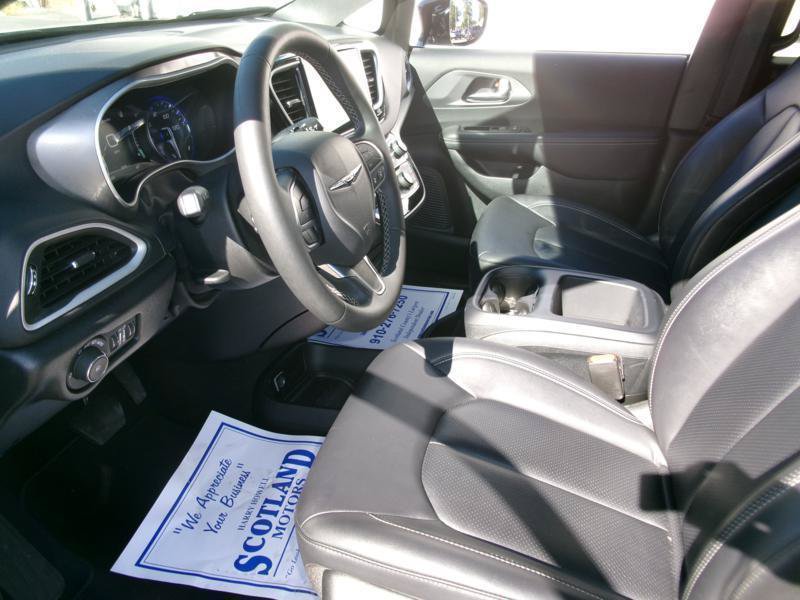 Used 2026 Chrysler Pacifica Select FWD image 16