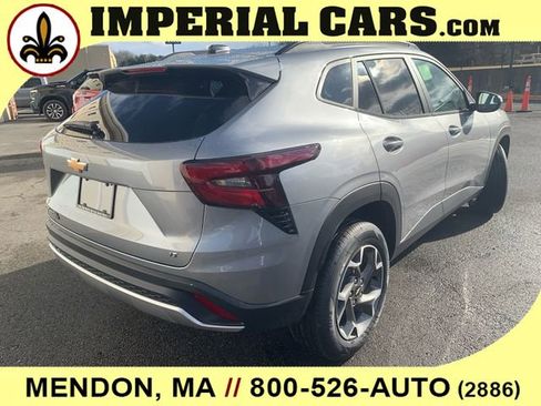 New 2026 Chevrolet Trax LT image 12