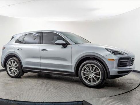 Used 2021 Porsche Cayenne image 10