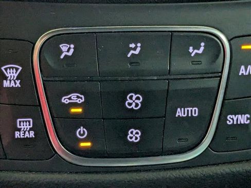 Used 2024 Chevrolet Equinox RS FWD image 10