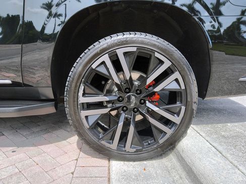 Used 2023 Cadillac Escalade ESV Luxury AWD/4WD image 47