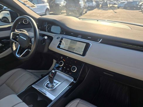 Used 2023 Land Rover Range Rover Evoque SE image 12