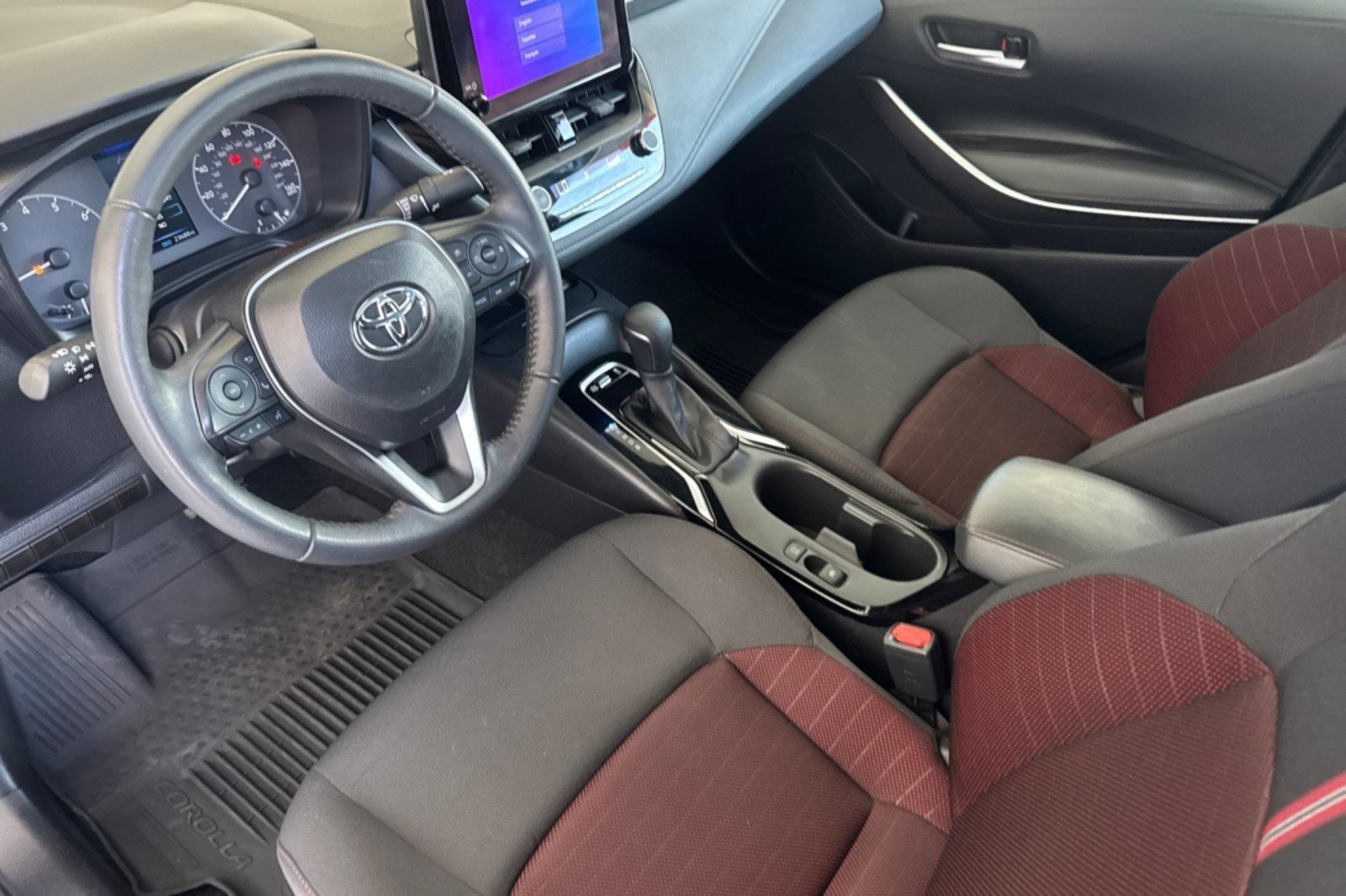 Certified 2024 Toyota Corolla SE w/ SE Premium Package FWD image 9