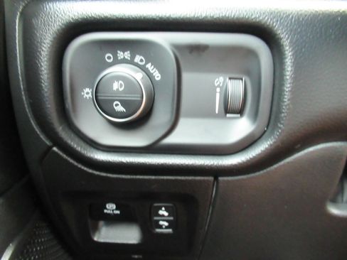 Used 2022 RAM 1500 Big Horn RWD image 24