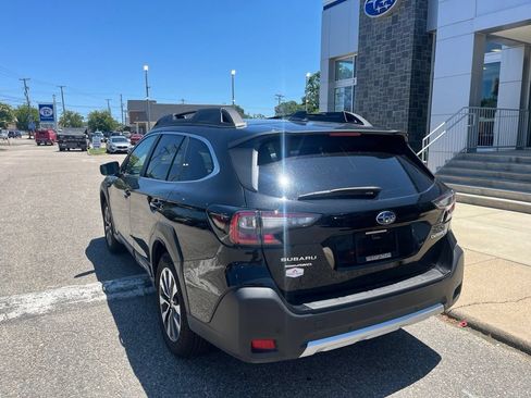 Used 2025 Subaru Outback Limited AWD/4WD image 6