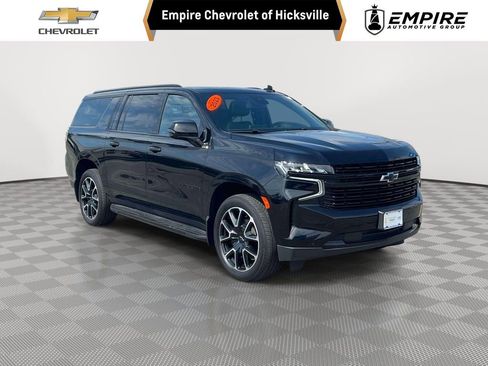 Used 2023 Chevrolet Suburban RST w/ Luxury Package AWD/4WD image 1