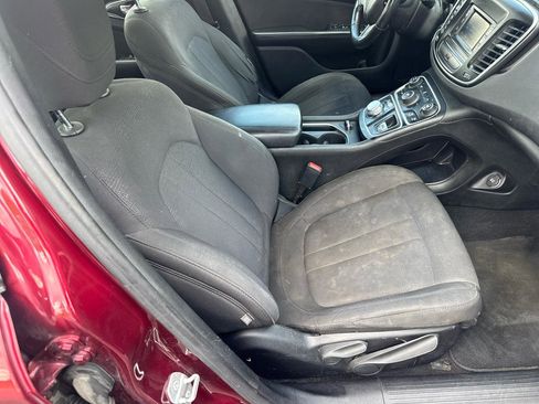 Used 2015 Chrysler 200 Limited w/ Convenience Group FWD image 7