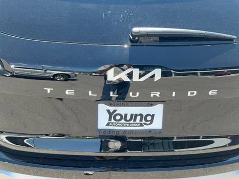 Used 2025 Kia Telluride SX w/ SX Captain's Chair Package AWD/4WD image 18
