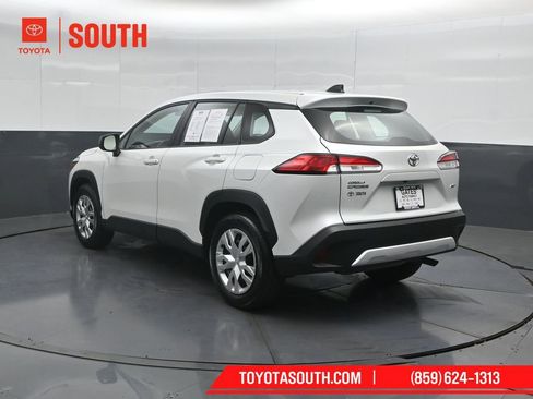 Used 2024 Toyota Corolla Cross L AWD/4WD image 8