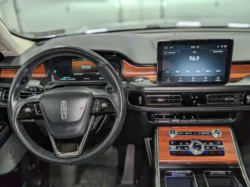 Used 2020 Lincoln Aviator Reserve w/ Equipment Group 201A image 5