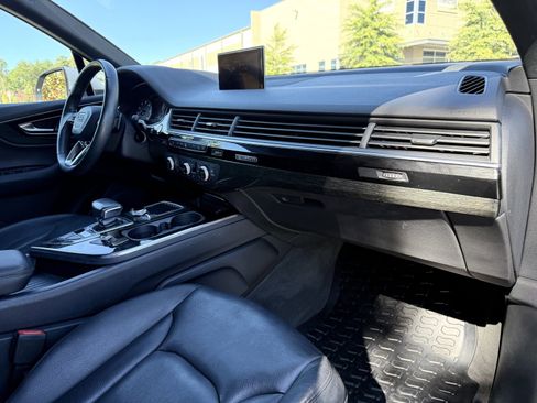 Used 2018 Audi Q7 3.0T Premium image 23