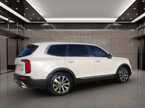 Used 2020 Kia Telluride S w/ S 8 Passenger Seating Package image 3