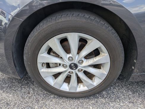 Used 2017 Kia Optima LX FWD image 11
