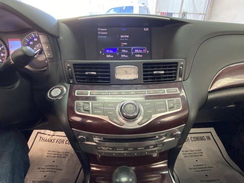 Used 2018 INFINITI Q70 Luxe w/ Cargo Package image 30