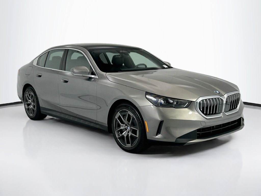 Certified 2026 BMW 540i xDrive AWD/4WD image 3