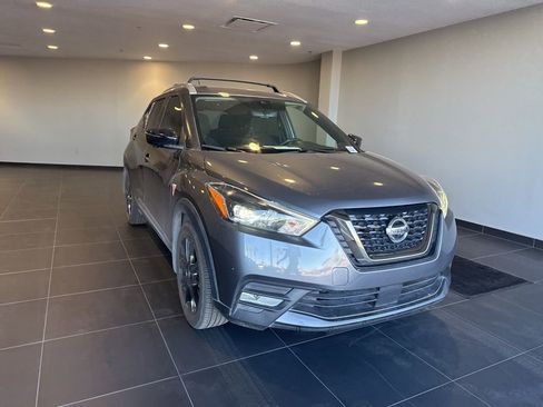 Used 2020 Nissan Kicks SR w/ Exterior Package image 3