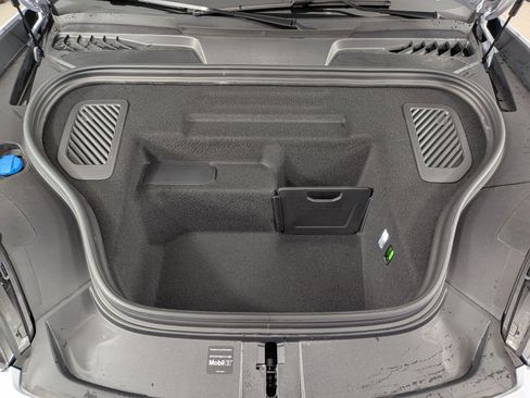 Certified 2025 Porsche Macan 4 Electric AWD/4WD image 25