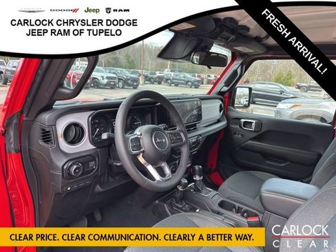 Used 2025 Jeep Wrangler Sahara image 13