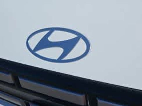 Used 2025 Hyundai Santa Fe SEL AWD/4WD image 16