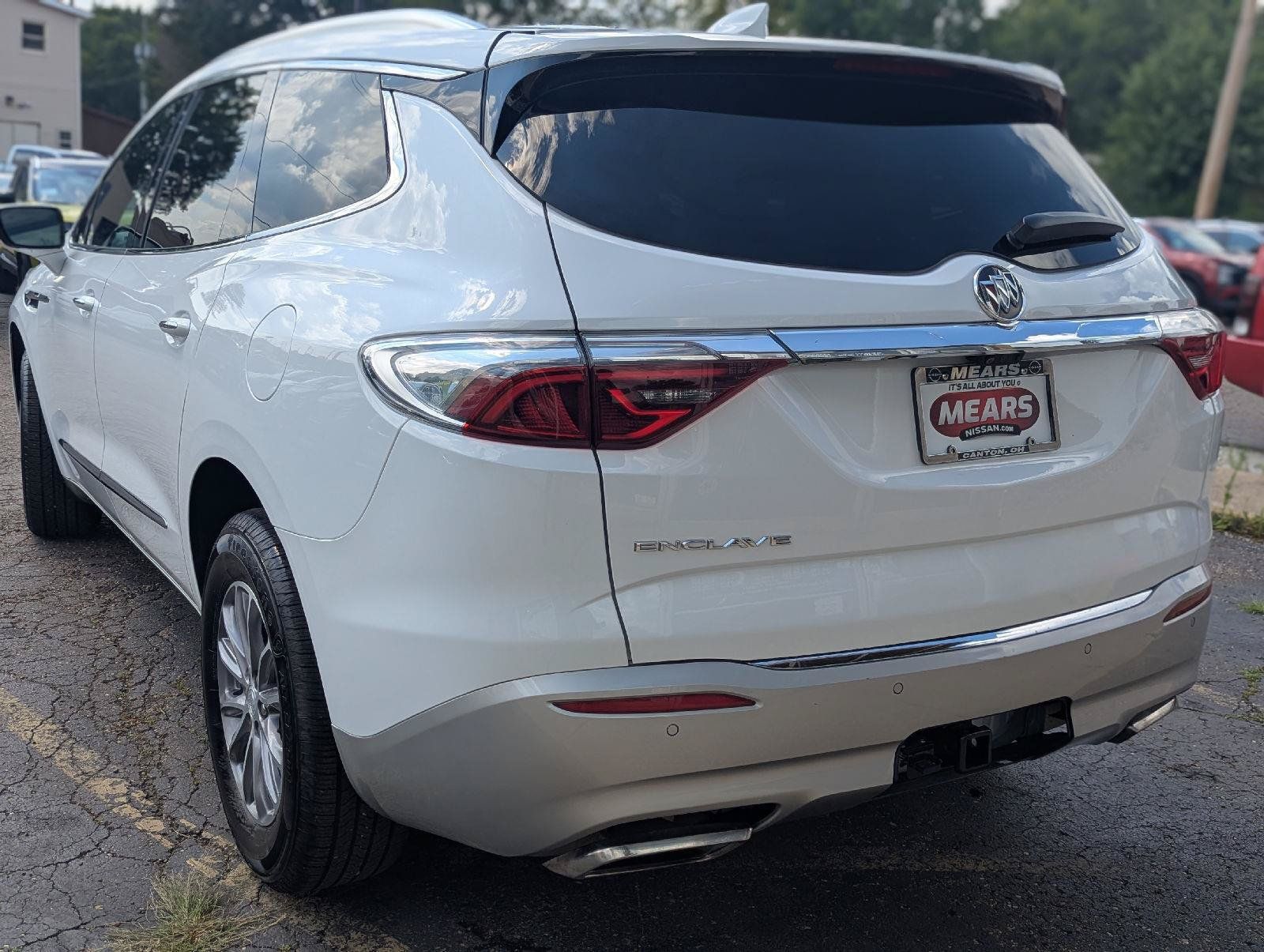 Used 2022 Buick Enclave Premium FWD image 12